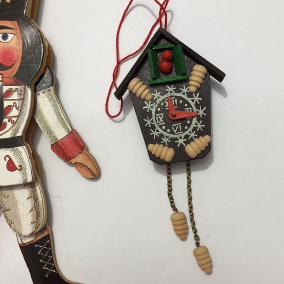 Bundle Vintage Wooden Ornaments-Italy Pinocchio Germany Clock And Nutcracker - Picture 5 of 14